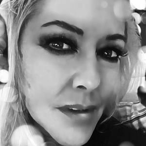 Meet your Posher, Debi